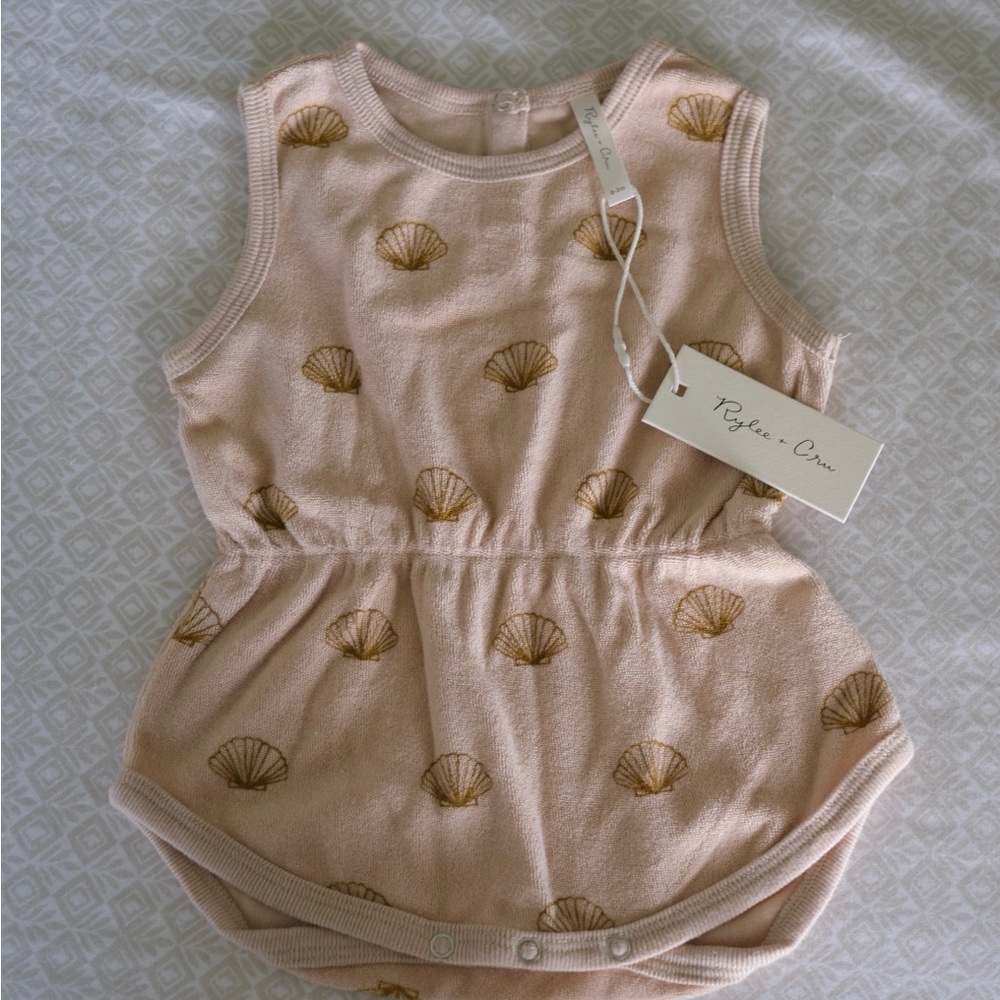 Rylee + Cru Seashell Cinch Romper 0-3m